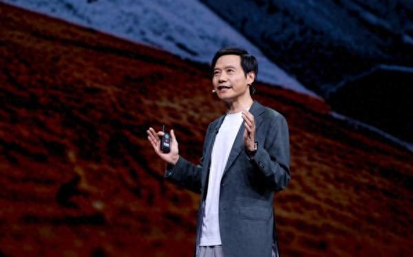 小米 2024 年 Q2 财报：汽车业务亏损 18 亿，总收入增长 32%