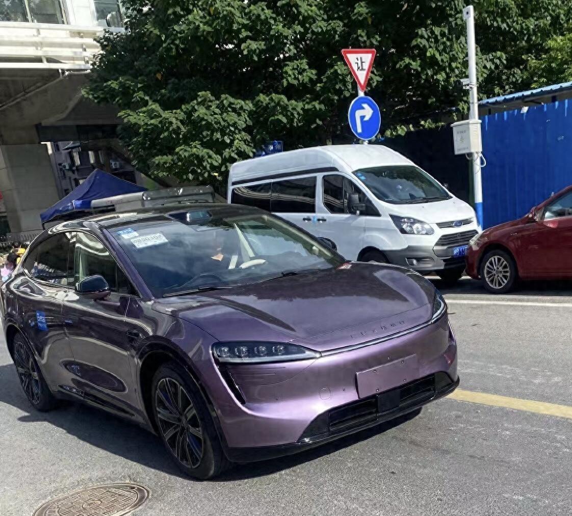 华为奇瑞联手打造，智界 R7 实车图曝光，9 月上市，售价 30-40 万