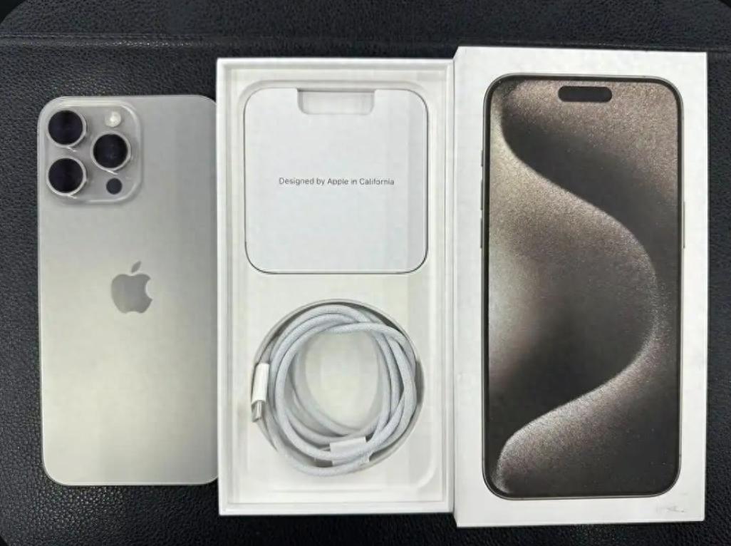买iPhone：官网与经销商处机器的区别及售后差异解析