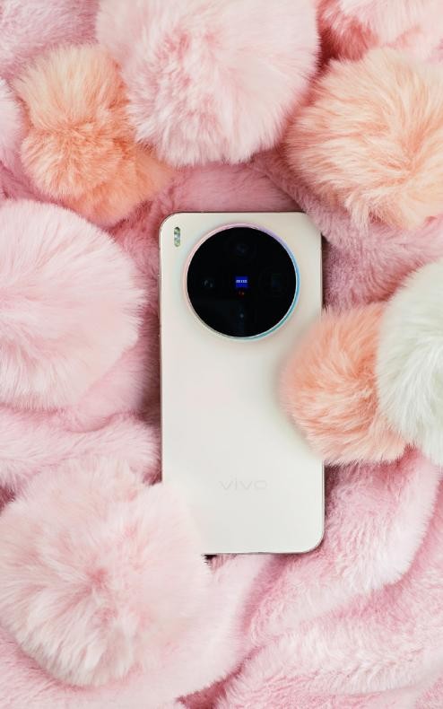 2025拍照手机怎么选？这四款旗舰夜拍不糊，旅行随手出大片