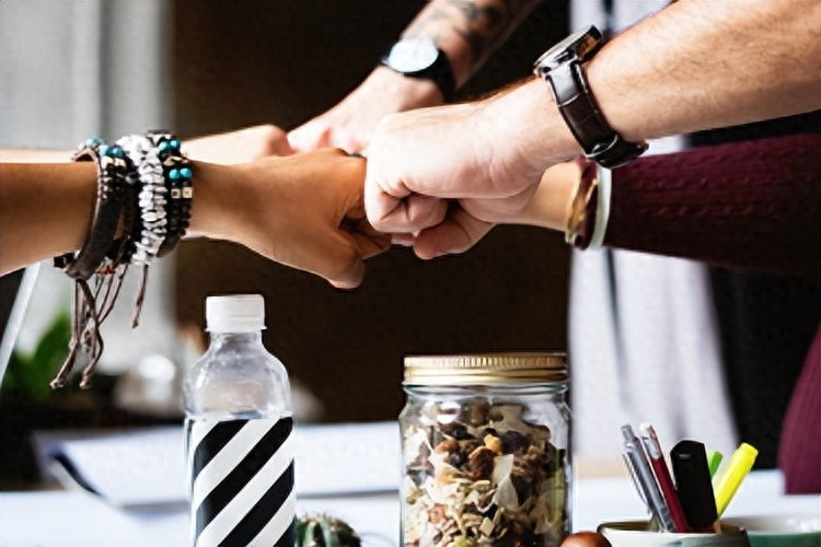 拼多多运营指南：电霸工具助你解决选品、数据、上架难题，提升销量