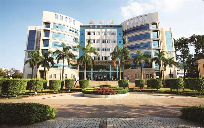 广西物流职业技术学院男