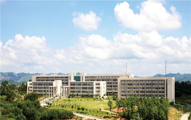 广西物流职业技术学院男