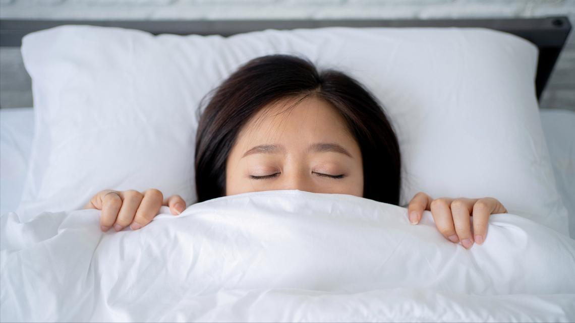 睡着玩手机的正确姿势