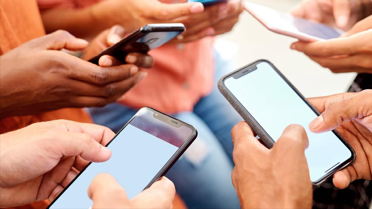 睡着玩手机的正确姿势