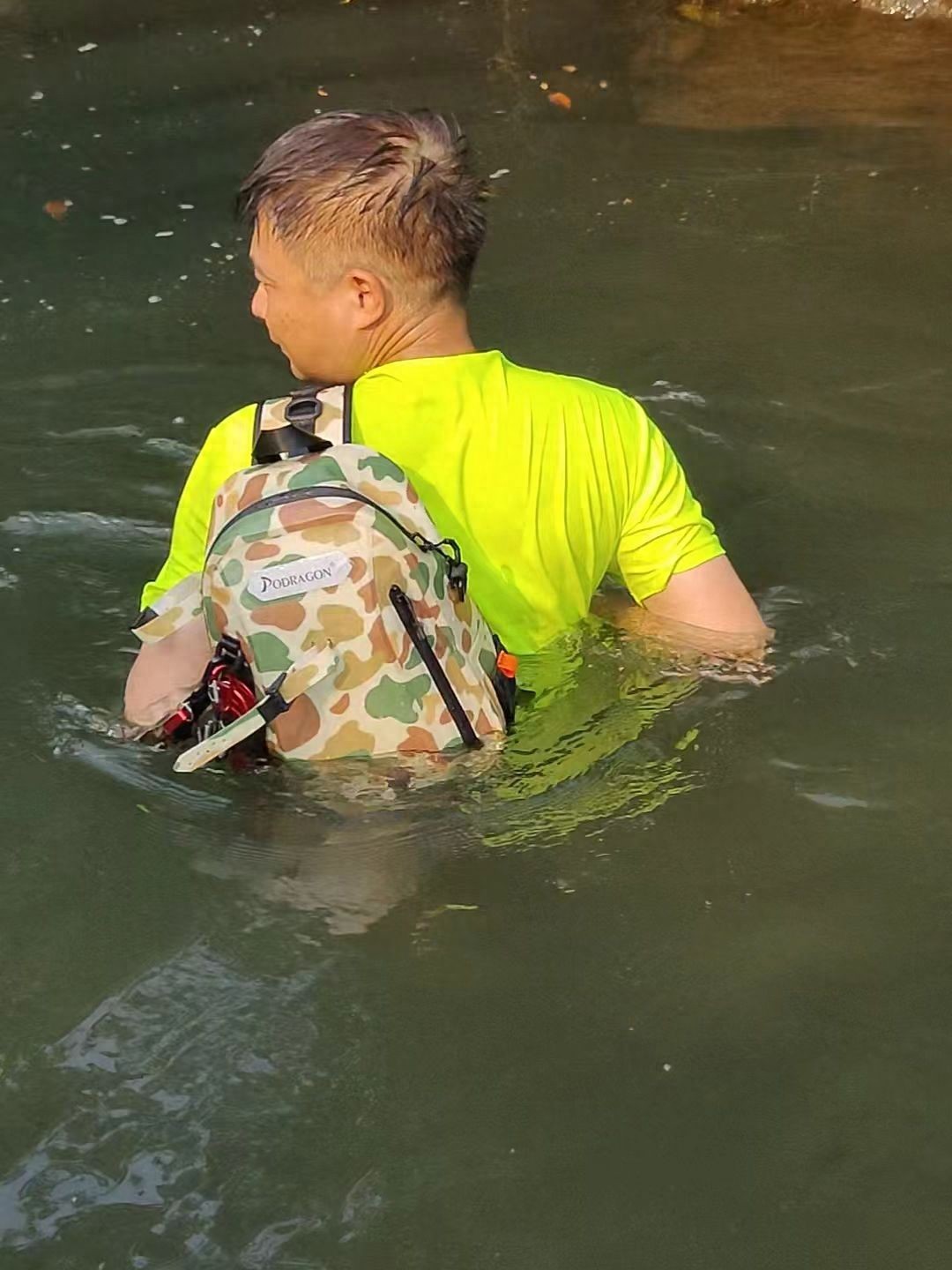 户外防水包怎么选？PVC和TPU材质大比拼，一文给你讲清楚