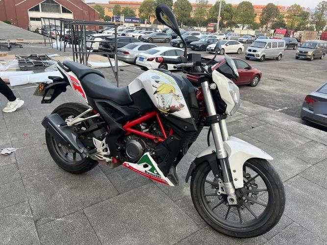 贝纳利250小黄龙测评：新手入门首选，动力续航均出色