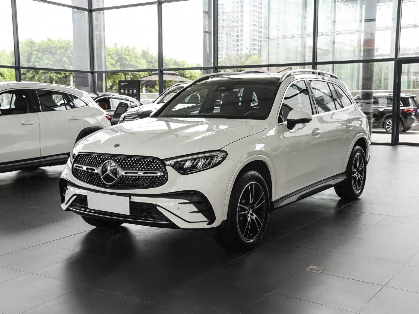 32岁外企高薪男换车心路：从高尔夫到奔驰GLC的冲动与后悔